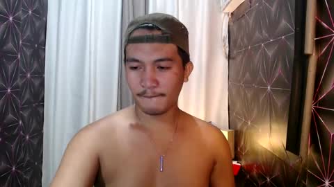 hunkylloyd online show from December 28, 7:11 am