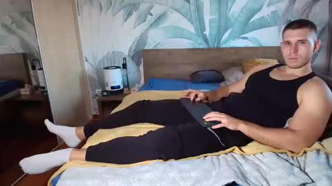 Hunter Bridges online show from November 1, 2:43 pm