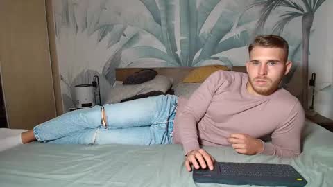 Snapshot of hunterbridges chatting on September 26, 11:52 am Hunter Bridges online show from September 26, 11:52 am