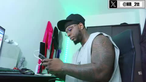 Snapshot of iam_hotbbc chatting on February 23, 9:25 pm Mr H Independent model online show from February 23, 9:25 pm