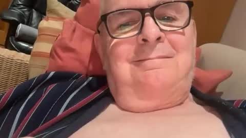 ian53a - mature UK man for same online show from October 14, 6:04 pm
