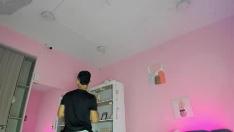 IAN CASTILLO online show from November 3, 11:14 am