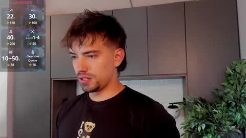 Ian Davis online show from January 19, 9:02 pm