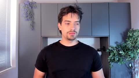 Ian Davis online show from December 29, 7:22 pm