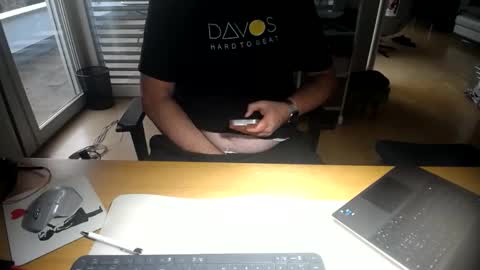 iandy12 online show from December 1, 7:11 am