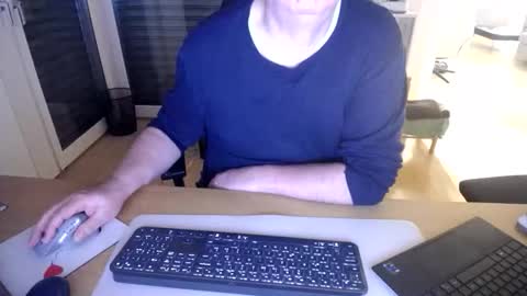 iandy12 online show from March 2, 11:01 pm