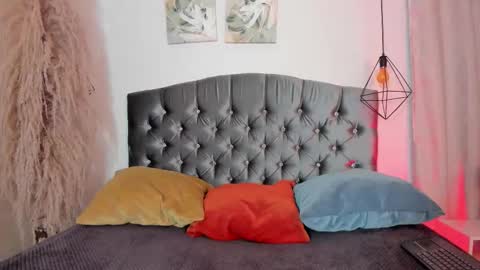 ian  online show from October 24, 4:25 am