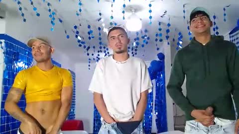 THOMAS AND DAMIAND online show from January 8, 5:37 pm