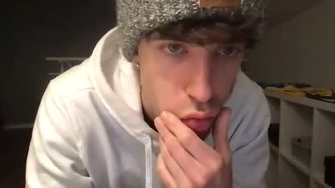 Snapshot of icyninesix chatting on December 20, 7:39 pm icyninesix online show from December 20, 7:39 pm