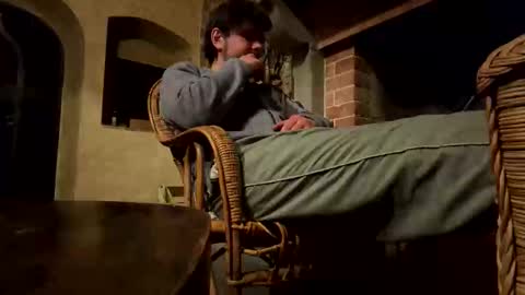 idkwhattowatch online show from March 29, 12:33 am