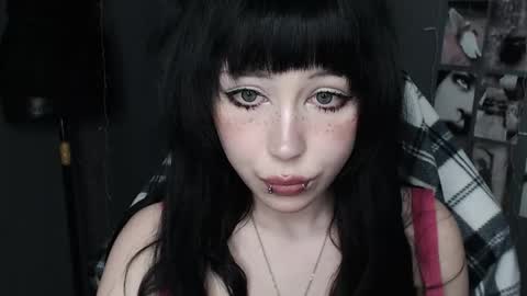 iiiiiiis online show from May 6, 10:32 pm