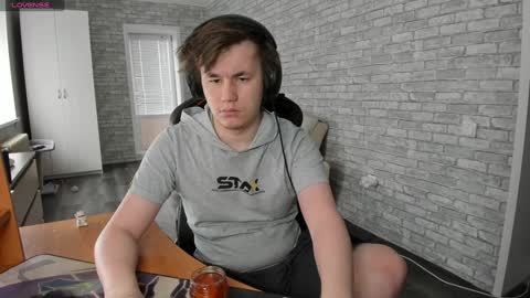 iliaskris online show from February 1, 8:18 am