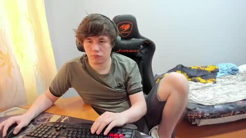 iliaskris online show from September 19, 6:58 am