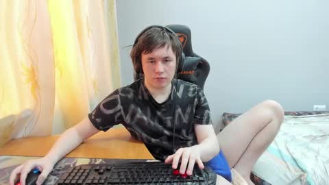 iliaskris online show from April 6, 4:46 am