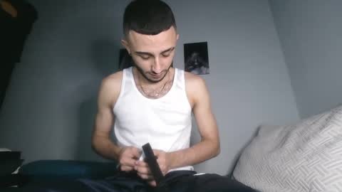 Snapshot of im_paul_ chatting on December 27, 4:26 am Paul online show from December 27, 4:26 am