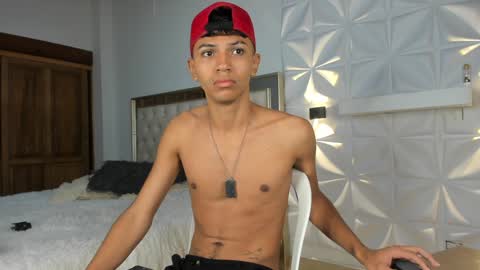 Snapshot of im_sebaslopez chatting on December 16, 1:53 am im_sebaslopez online show from December 16, 1:53 am