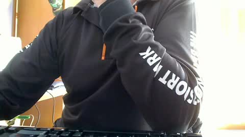 Aussie Guy online show from June 11, 2:33 am