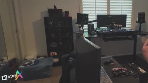 DJ Azra online show from December 19, 4:37 pm