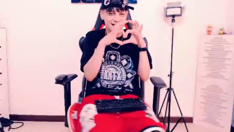 matias online show from June 24, 6:33 pm