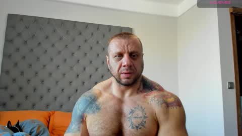 ironhulk22 online show from March 21, 8:52 am
