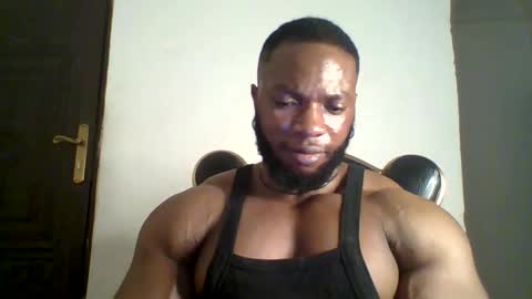 ironhunk1 online show from May 31, 11:38 pm