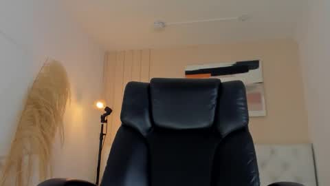 isaac_cryston online show from November 6, 8:34 pm