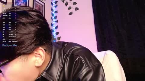 Snapshot of isaac_saenz chatting on January 24, 9:58 pm Isaac Saenz. online show from January 24, 9:58 pm