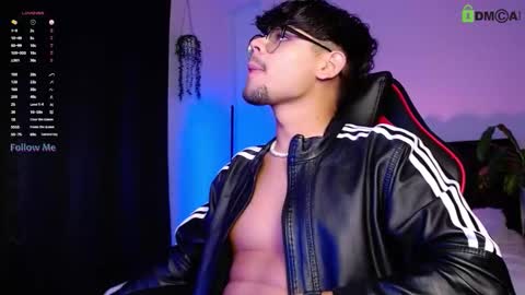 Snapshot of isaac_saenz chatting on September 17, 11:28 pm Isaac Saenz. online show from September 17, 11:28 pm