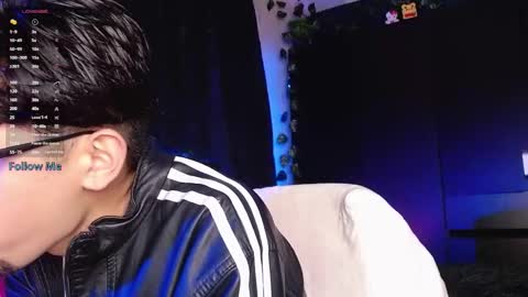 Snapshot of isaac_saenz chatting on December 18, 11:40 pm Isaac Saenz. online show from December 18, 11:40 pm