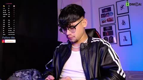 Isaac Saenz. online show from November 18, 10:45 pm