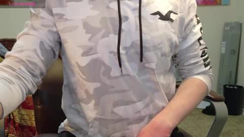 Snapshot of isaac_sheffield chatting on February 23, 2:21 pm isaac online show from February 23, 2:21 pm