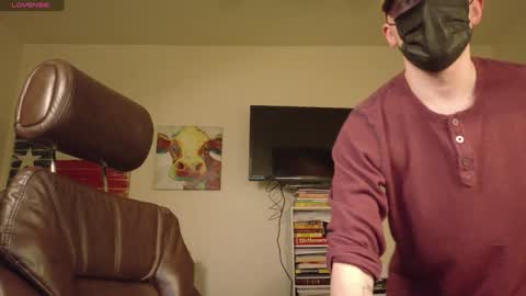 Snapshot of isaac_sheffield chatting on January 21, 8:33 am isaac online show from January 21, 8:33 am