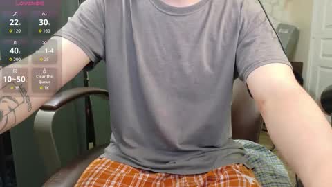 Snapshot of isaac_sheffield chatting on October 14, 1:12 am isaac online show from October 14, 1:12 am