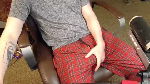 Snapshot of isaac_sheffield chatting on January 29, 3:26 pm isaac online show from January 29, 3:26 pm