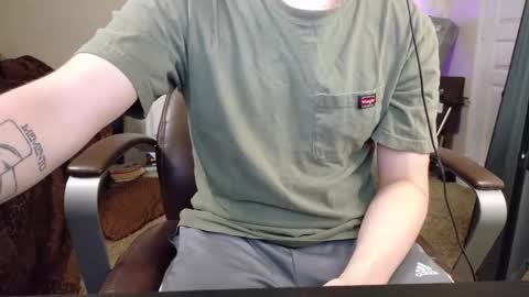 Snapshot of isaac_sheffield chatting on October 16, 6:43 am isaac online show from October 16, 6:43 am