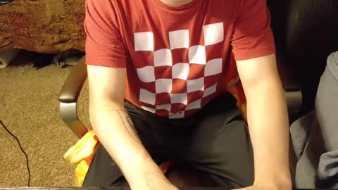 Snapshot of isaac_sheffield chatting on December 18, 2:21 am isaac online show from December 18, 2:21 am
