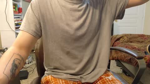 Snapshot of isaac_sheffield chatting on December 15, 9:13 am isaac online show from December 15, 9:13 am