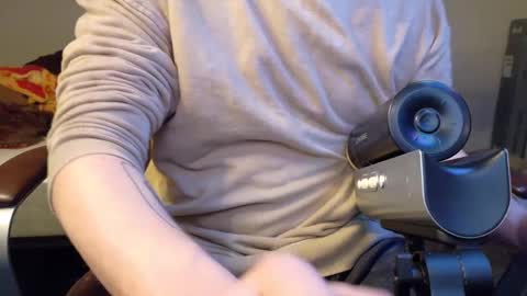 Snapshot of isaac_sheffield chatting on January 14, 10:27 am isaac online show from January 14, 10:27 am