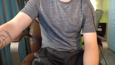 Snapshot of isaac_sheffield chatting on September 17, 10:55 pm isaac online show from September 17, 10:55 pm