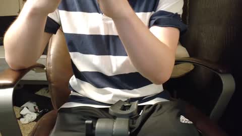 Snapshot of isaac_sheffield chatting on December 29, 5:33 pm isaac online show from December 29, 5:33 pm