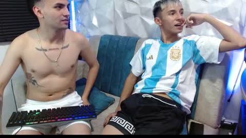 Snapshot of isaac_tan chatting on September 19, 2:23 am Isaac tan online show from September 19, 2:23 am