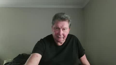 island625103 online show from March 15, 7:31 pm