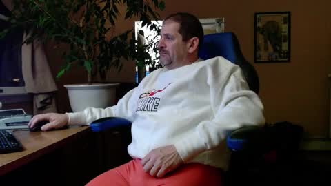 Jim online show from February 1, 7:05 am