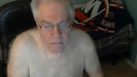 islesman22 online show from April 24, 9:33 am