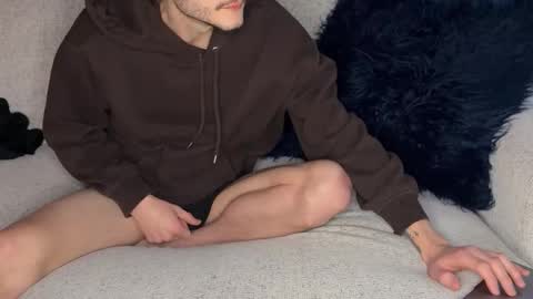 isocialmedia online show from February 25, 12:17 pm