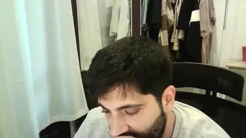 italianboybcn online show from November 17, 9:23 am