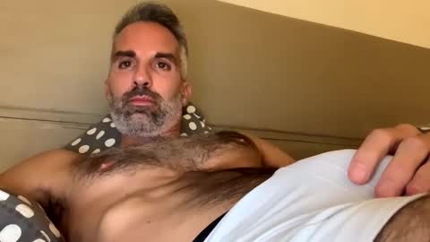 italiantoyboy84 online show from October 17, 11:53 pm