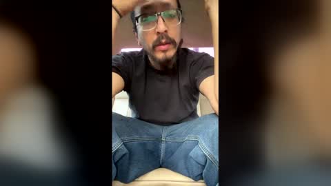 Frederect Cumms online show from April 11, 4:43 pm