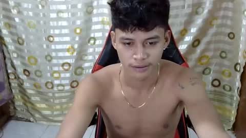 itzme_john online show from March 21, 1:53 am