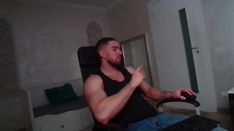 IvanHydee online show from December 18, 6:09 am